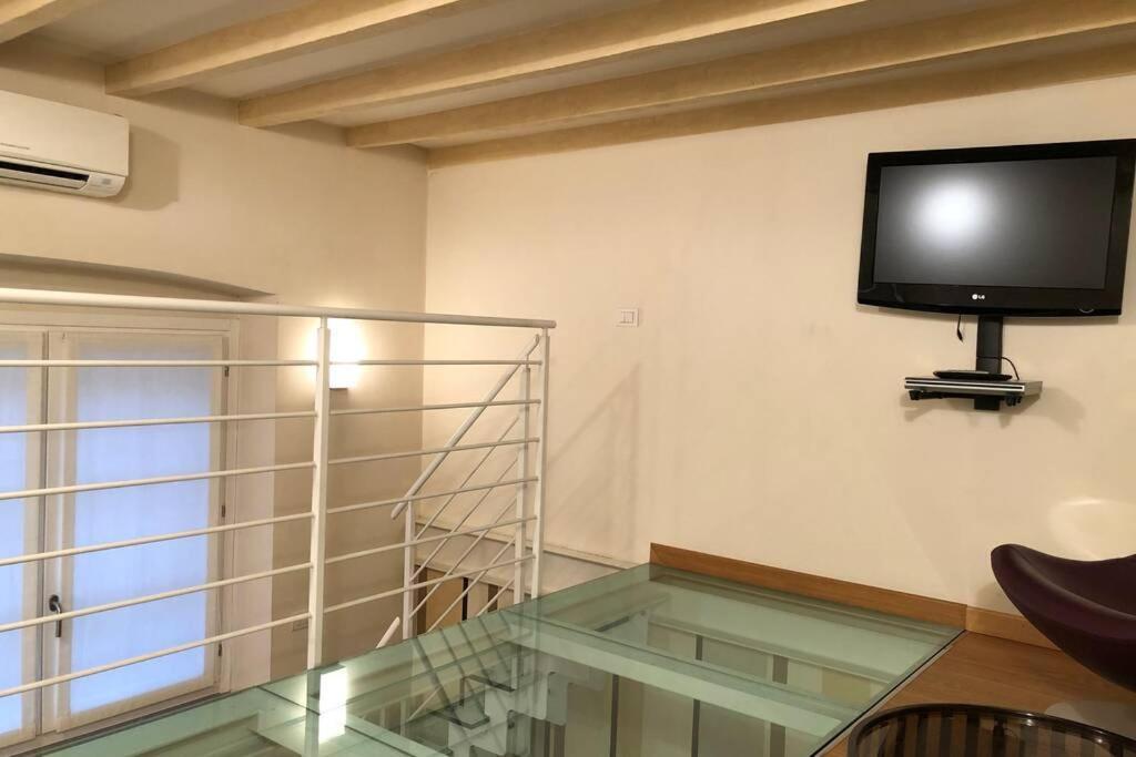 La Casina In Burlamacchi Milan Bagian luar foto